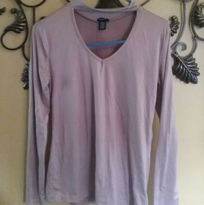Choker installed long-sleeve top